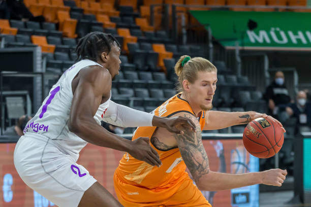 在欧冠和英 在欧冠和英