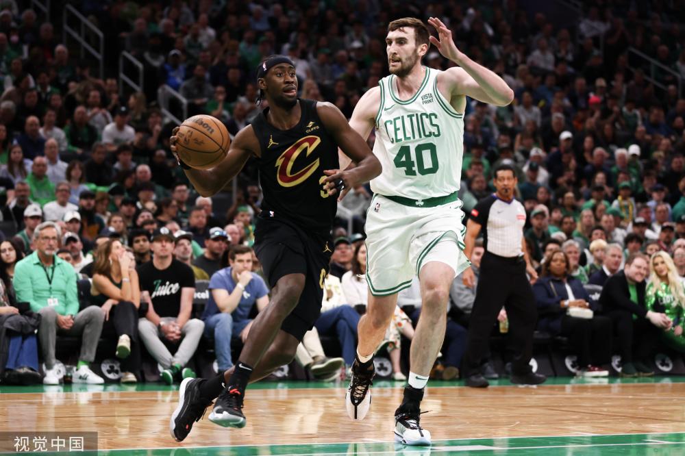 进一步拉近 进一步拉近