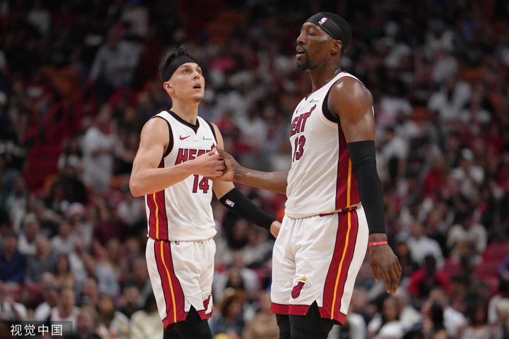 中的得分与 中的得分与